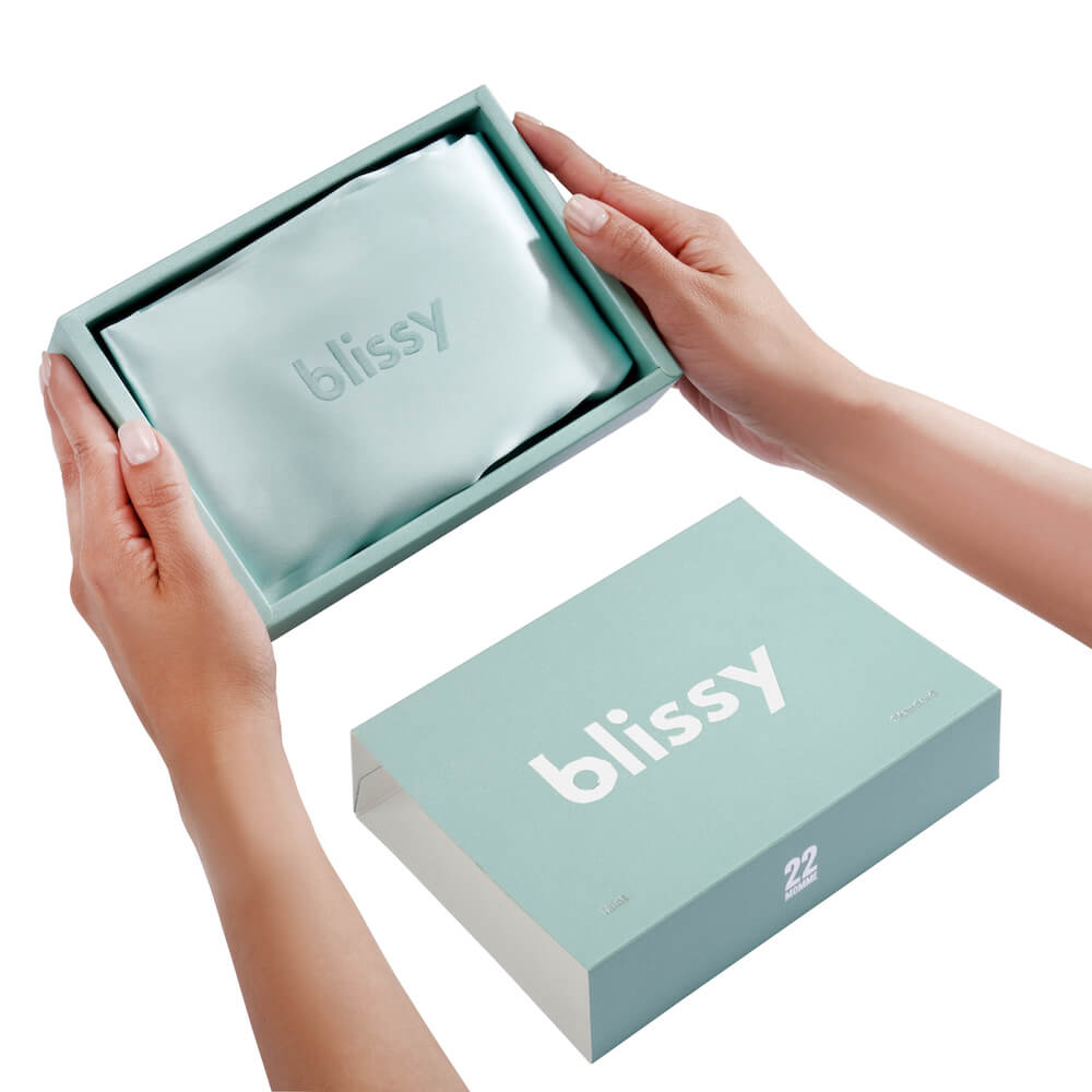 Blissy King Mint Pillowcase Lifestyle – Mulberry Silk