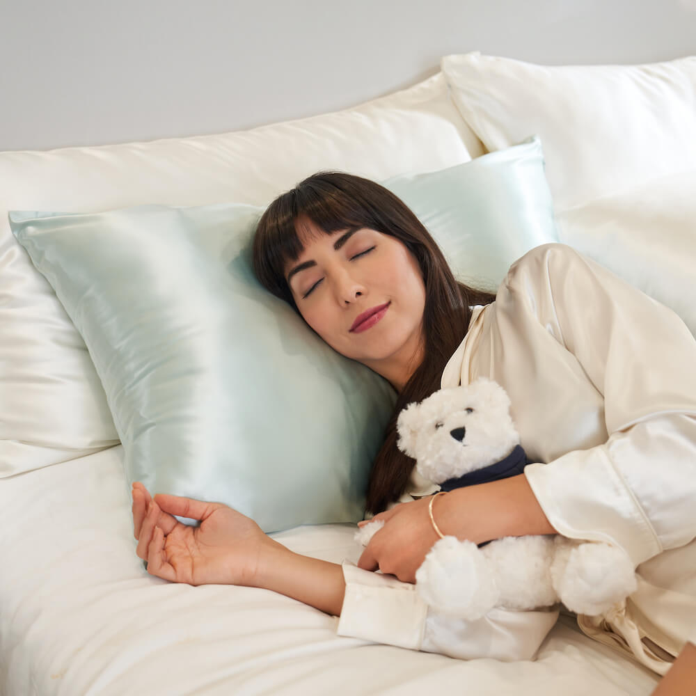 Blissy Mint Silk Pillowcase Detail – King