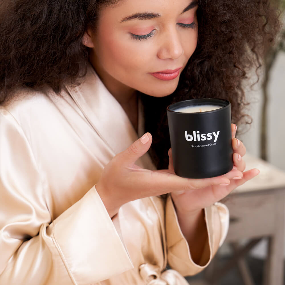 Woodsmoke & Leather Blissy Candle Close-Up – Blissy 22 Momme Silk