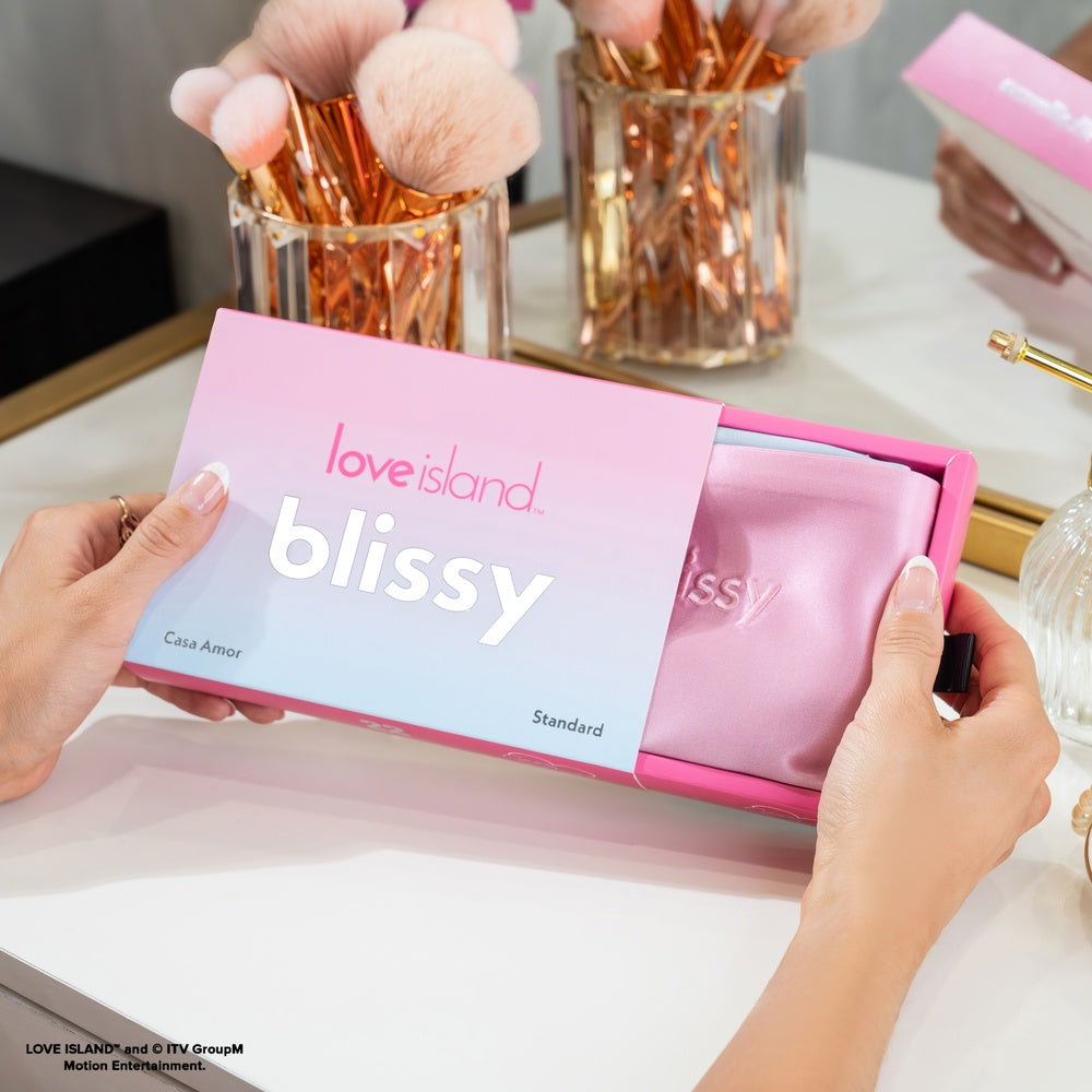 Blissy Standard Love Island™ Pillowcase Lifestyle – Mulberry Silk