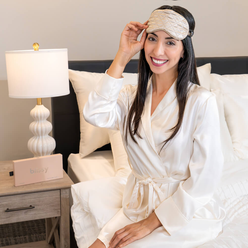 Blissy Champagne Silk Sleep Mask Detail –