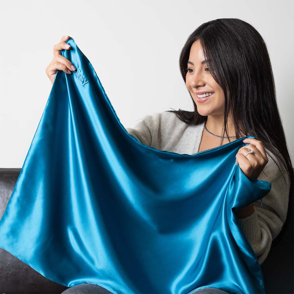 Blissy Aqua Silk Pillowcase Detail – King