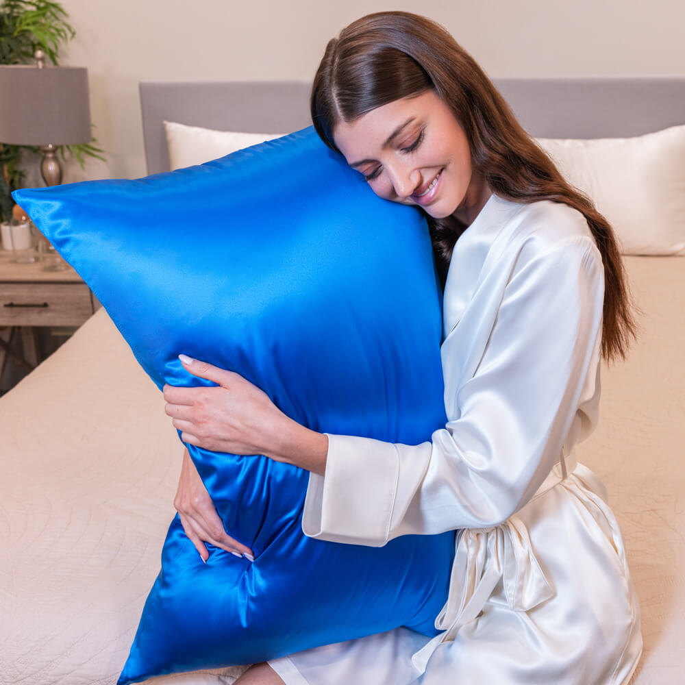 Blissy Azure Silk Pillowcase Detail – Queen