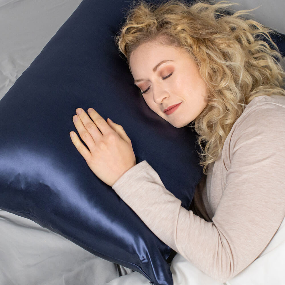 Blissy Blue Silk Pillowcase Detail – Queen